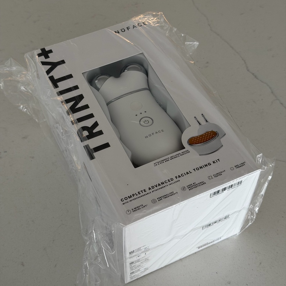NuFACE Trinity+ Facial Toning Kit in White (New In Box)